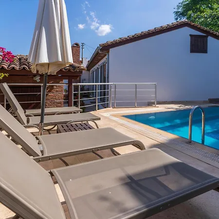 בית נופש Ionia House סלצ'וק