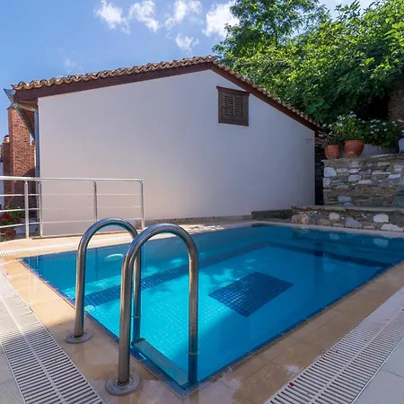 度假居 爱奥尼亚豪斯酒店