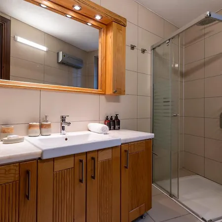 爱奥尼亚豪斯酒店